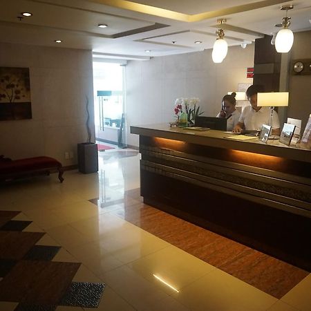 The Shila Philla Hotel Makati City Buitenkant foto