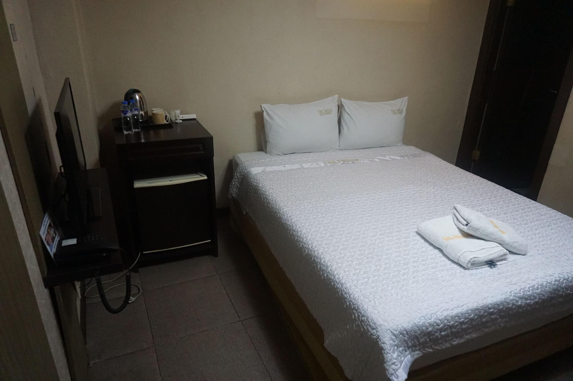 The Shila Philla Hotel Makati City Buitenkant foto