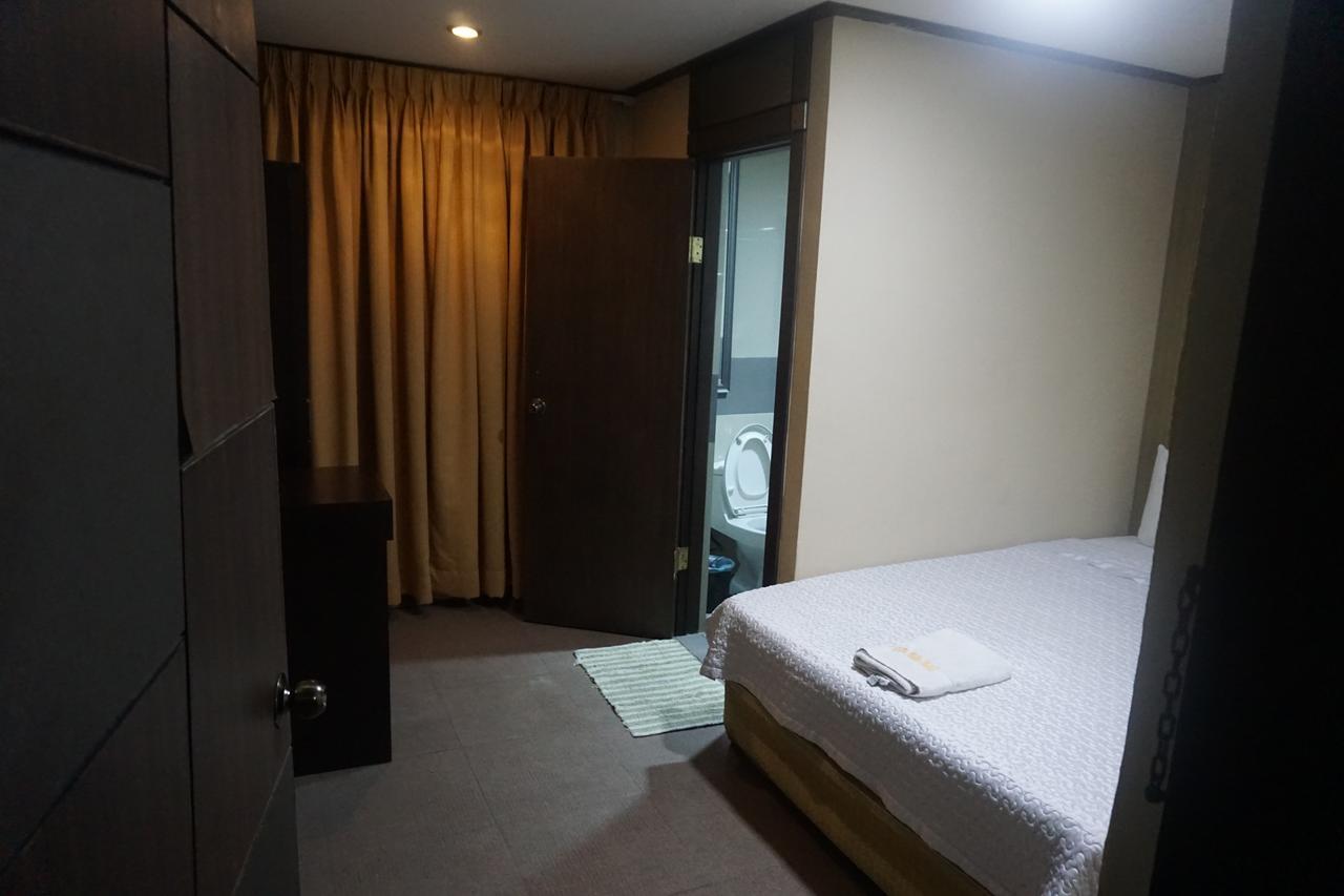 The Shila Philla Hotel Makati City Buitenkant foto