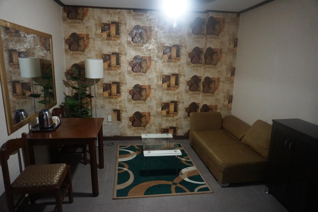 The Shila Philla Hotel Makati City Buitenkant foto